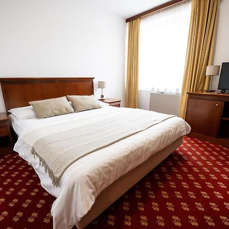 Hotel Zvezda Murska Sobota Luaran gambar