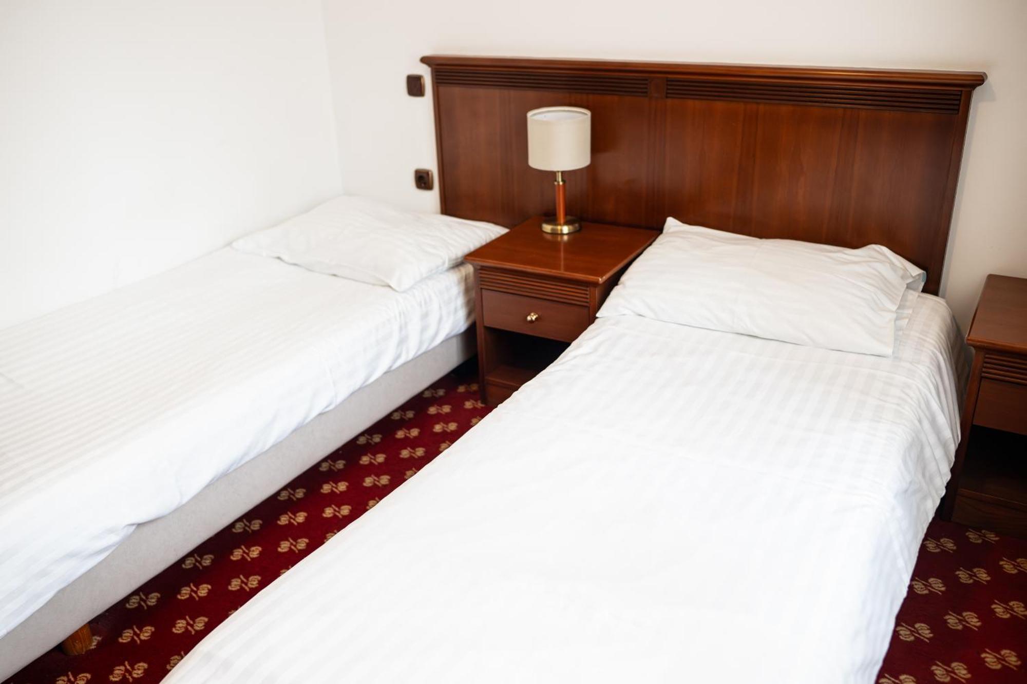 Hotel Zvezda Murska Sobota Luaran gambar