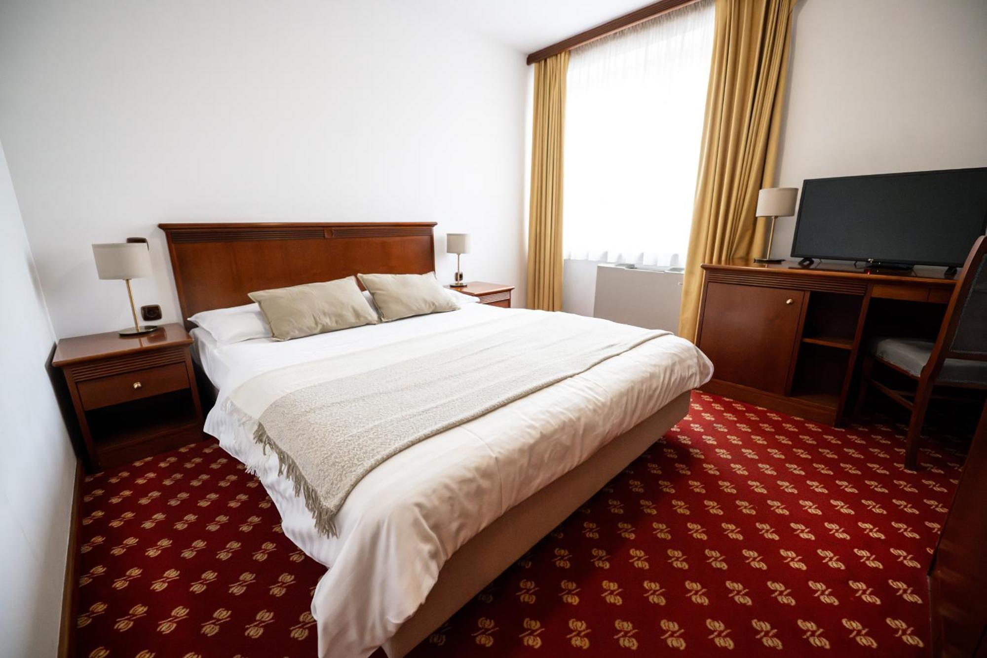 Hotel Zvezda Murska Sobota Luaran gambar